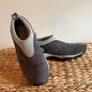 Merrell Women's Dark Gray and Light Gray Athletic Shoes